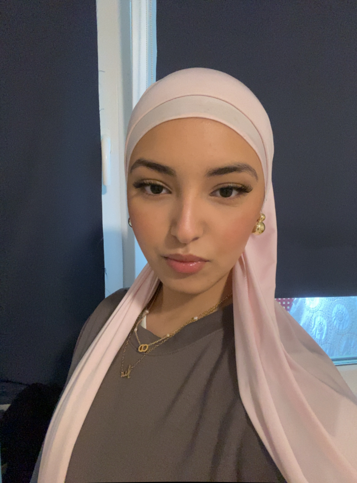 Manar Zouaoui Assal, modest lifestyle creator