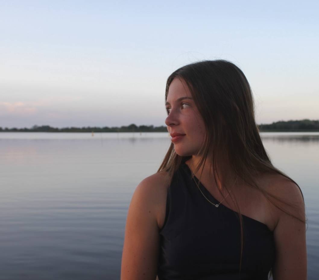 Katie Davies, modest lifestyle creator